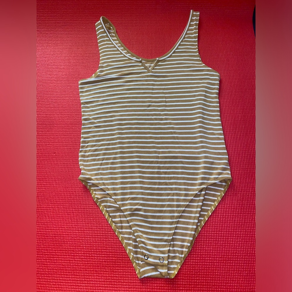 Pack of 3 Bodysuits FOREVER 21 / AMERICAN EAGLE / & Gap - Picture 11 of 11